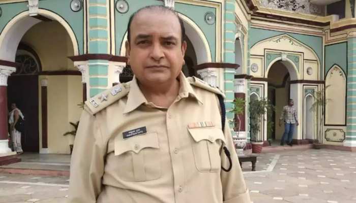 Mirzapur actor Shahnawaz Pradhan passed away at the age of 56 | Shahnawaz  Pradhan Death: शाहनवाज प्रधान ने दुनिया को कहा अलविदा, हार्ट अटैक से हुआ  निधन | Hindi News, Zee Hindustan Entertainment