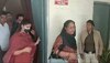 Sapna Choudhary: दहेज उत्पीड़न के मामले में पलवल थाने में पेश हुईं सपना चौधरी, भाभी ने लगाए हैं आरोप