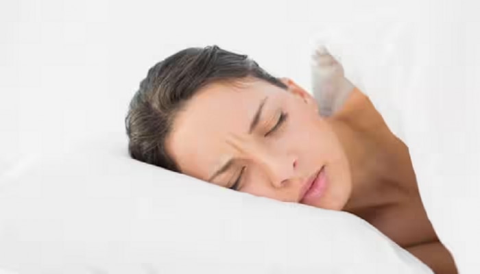 Tips for Sleeping: नींद नहीं आने से बार-बार बदलते है करवट, सोने से पहले तकिए के नीचे