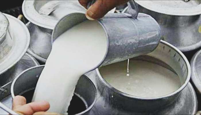 Milk Price Hike: आज से बढ़ गए दूध के दाम; जनता को महंगाई का झटका, जानें नई कीमत