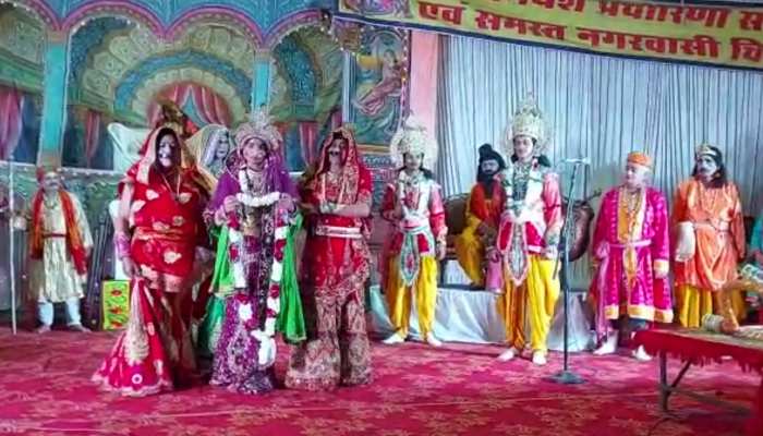 Jhansi: रामचरित मानस विवाद के बीच रामायण कॉन्क्लेव,बुंदेली में बताया ताड़ने का अर्थ