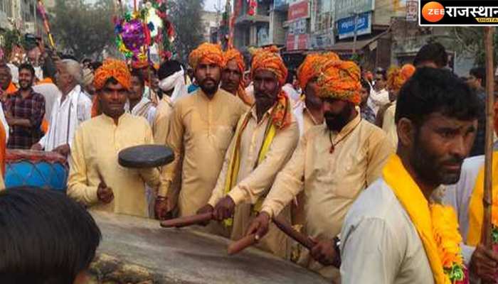 जलमहलों की नगरी में हुरंगा महोत्सव का आयोजन, बंब की थाप पर  कलाकारों ने बांधा समा