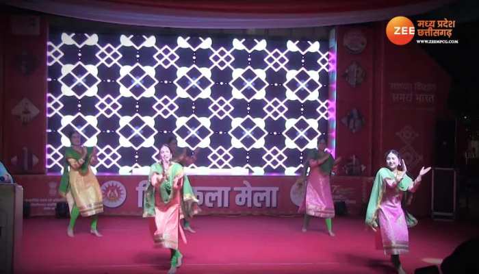 Divya kala mela 2023: दिव्यांग उद्यमियों ने दिखाई अपनी कलाकारी, भोपाल में हुआ दिव्य कला मेला का आयोजन