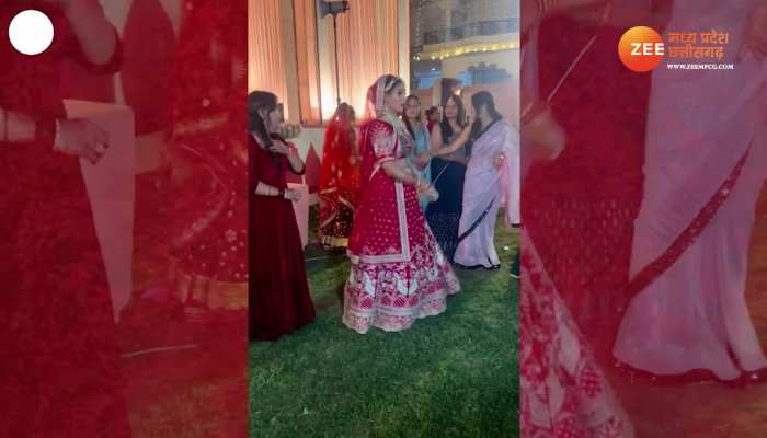 Viral video: Red Colour के लहंगे में Bride ने किया जोरदार Dance, दुल्हन के Expression देख आप भी करेंगे तारीफ