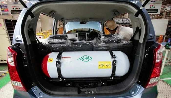 Maruti की इन दो CNG कारों ने बिगाड़ा सबका खेल, बाकी कारें हो गईं इनके आगे फेल
