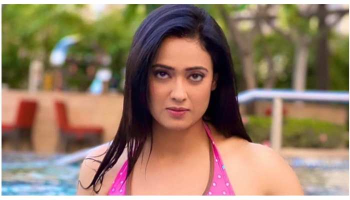42 की Shweta Tiwari ने टू-पीस पहन पानी में लगाई आग, लोगों ने कहा- बेटी को भी यही...