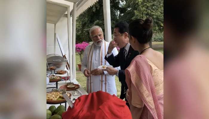 किशिदा को मोदी ने खिलाए गोलगप्पे, बताई लस्सी की रेसिपी, ऐसा था जापानी PM का रिएक्शन