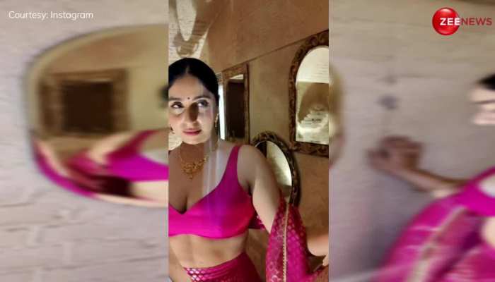 Neha Bhasin ने फिर दिखाए बोल्डनेस के रंग, लहंगे पर डीपनेक ब्लाउज में अदाएं देख थम गई लोगों की सांसें