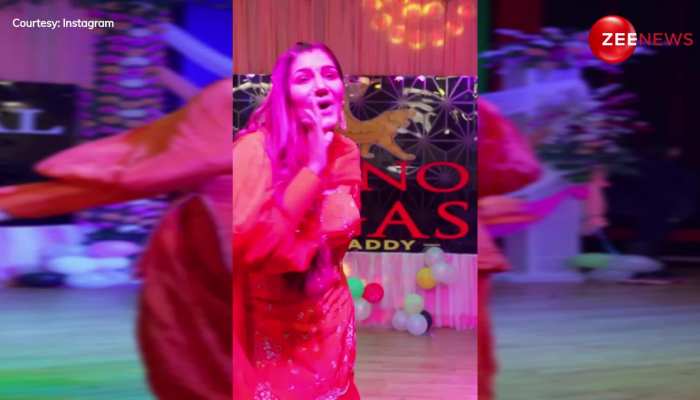 स्टेज पर जाते ही Sapna Chaudhary ने लगाए ऐसे ठुमके, देख सीटियां बजाने लगे चाचा-ताऊ