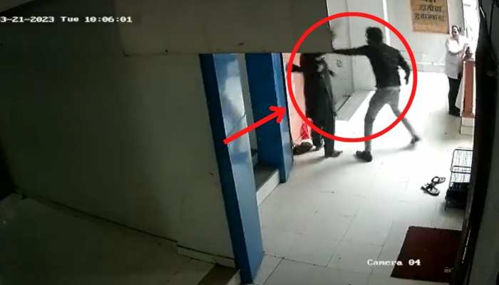 Viral video : महिला ने मांगी सैलरी तो मालिक को आया गुस्सा , महिला को जड़े कई घूंसे