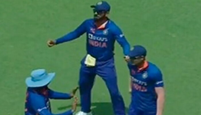 Virat Kohli Lungi Dance: ତୃତୀୟ ଦିନିକିଆରେ 'ଲୁଙ୍ଗି' ଡ୍ୟାନ୍ସ ଗୀତରେ ଠୁମକା ଲଗାଇଲେ ବିରାଟ କୋହଲି, ଜିତିଲେ ଫ୍ୟାନ୍ସଙ୍କ ହୃଦୟ, ଦେଖନ୍ତୁ ଭିଡିଓ