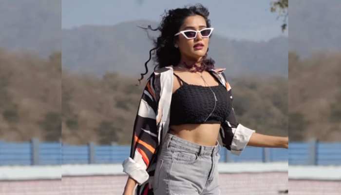 Gima Ashi : खूले बाल, हाफ कट जींस में गरिमा चौरसिया ने मचाया धमाल