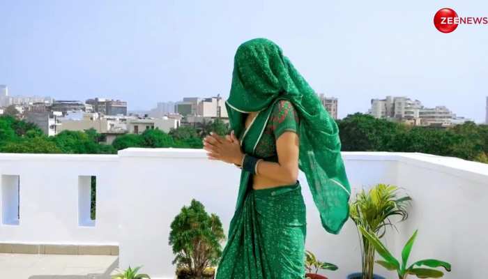 Viral: हरी साड़ी पहन भाभी ने सपना चौधरी के गाने पर लचकाई ऐसी कमर, देखते ही सुध-बुध खो बैठे ताऊ