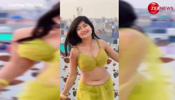 Desi Bhabhi Hot Video:  दिन के उजाले में ही साड़ी का पल्लू हाथ में लेकर देसी भाभी ने दिखाया बदन, डांस मूव्स सोने नहीं देंगे