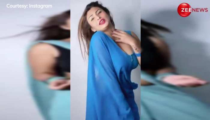 Viral: नीली साड़ी पहन भाभी ने Sapna Choudhary के गाने पर लचकाई ऐसी कमर, देख सुध-बुध खो बैठे बूढे़ ताऊ