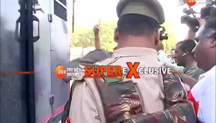 साबरमती जेल से अतीक को लेकर प्रयागराज के लिए रवाना हुई यूपी पुलिस VIDEO