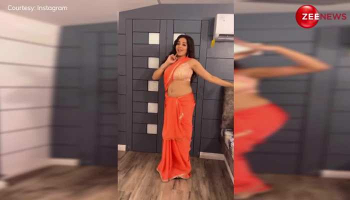 बंद कमरे में Monalisa बनी बंगाली भाभी, साड़ी में लचकाई पतली कमर; बहका इंटरनेट पर लोगों का मन