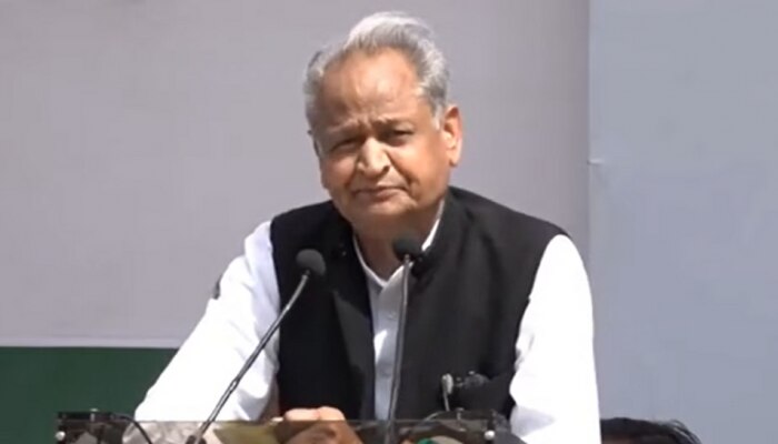 Ashok Gehlot : मुख्यमंत्री अशोक गहलोत ने कहा- देश किस दिशा में जा रहा कोई नहीं जानता