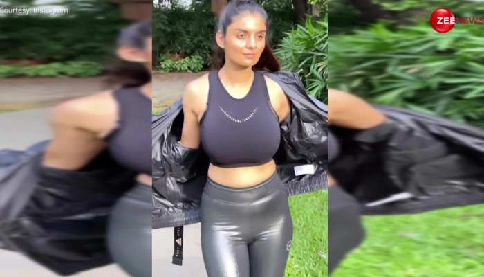 Anveshi Jain: हॉट अंदाज में जैकेट को निकाल अपने हुस्न का जलवा बिखेरती नजर आईं अन्वेषी जैन
