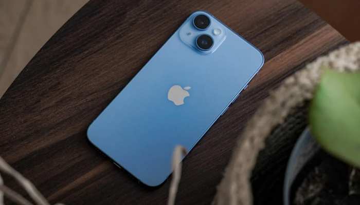 iPhone 14 मिल रहा सिर्फ 34 हजार रुपये में, यहां थोक में पड़ा हुआ है Stock