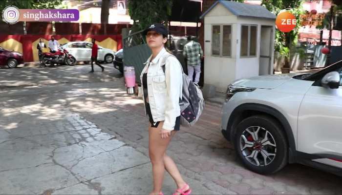 Neha Bhasin New Gym Video: नेहा भसीन जिम वेयर में हुईं स्पॉट, हॉटनेस में बिकनी गर्ल को भी किया फेल