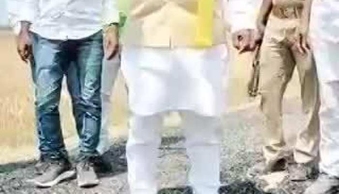 विधायक ने सड़क को जूते से रगड़कर पीडब्ल्यूडी अफसरों की बखिया उधेड़ी