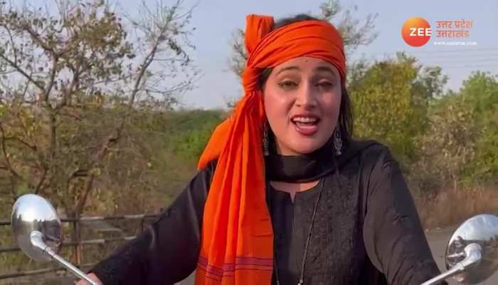 रामनवमी पर बुलेट रानी बनीं महिला सांसद, सड़क से सोशल मीडिया तक छा गईं