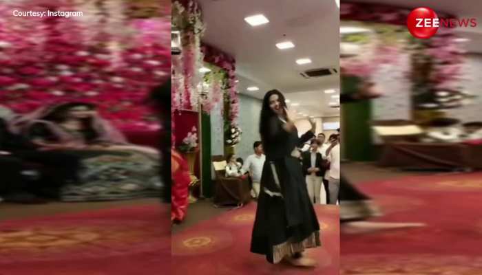 Viral Girl Hot Dance: काला सूट पहन ‘चकाचक' गाने पर लड़की ने किया ऐसा धांसू डांस, चुरा ली सारी लाइमलाइट, दुल्हन भी पड़ गई फीकी