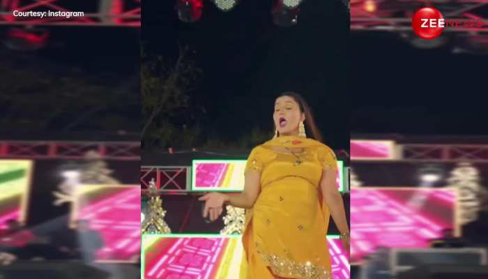 पीले सूट में Sapna Choudhary स्टेज पर लगीं कमाल, देखने वाले भी खो बैठे सुध-बुध