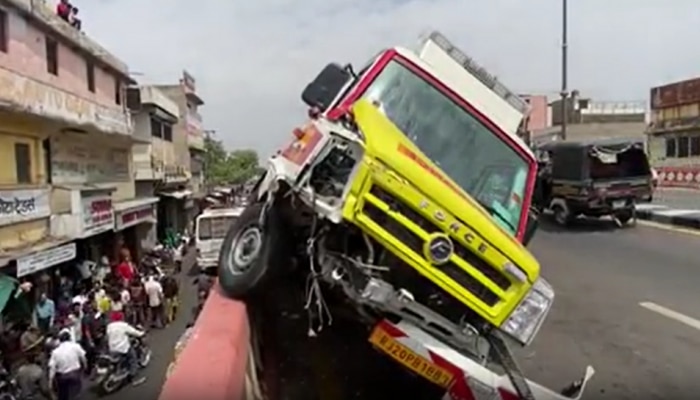 Kota News : नशे में धुत्त चालक से बुकाबू हुई एंबुलेंस फ्लेवर की दीवार पर अटकी ! देखिए ये वीडियो