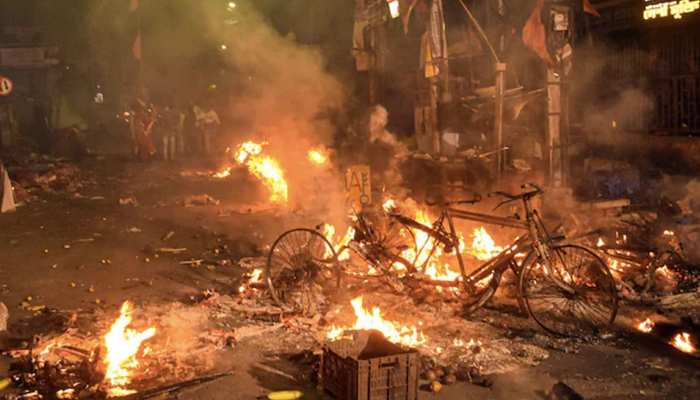 रामनवमी जुलूस पर हावड़ा में हिंसा, गाड़ियों में लगाई गई आग; CM ममता ने दी ये चेतावनी