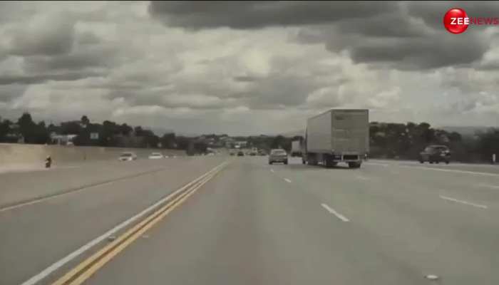 Viral: देखते-देखते हवा में उड़ी कार, सामने आया एक्सीडेंट का खौफनाक वाला वीडियो!