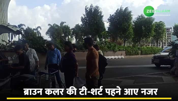 Brown T-shirt में एयरपोर्ट पर दिखे Kissing King इमरान हाशमी, लुक देख लड़कियों के निकले पशीने