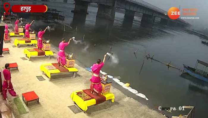 गंगा आरती कर रहा था पुजारी, अचानक आई मौत को दे दी मात!