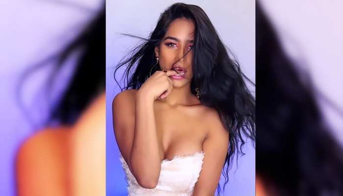 Poonam Pandey video : बोल्डनेस की मल्लिका पूनम पाण्डेय ने इंटरनेट पर बरपाया कहर