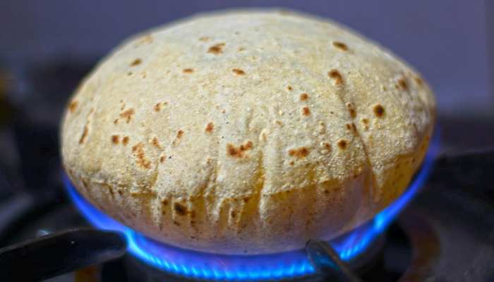 आप भी इस तरीके से बनाते हैं रोटी तो हो सकता है कैंसर? नई रिसर्च ने लोगों को डराया