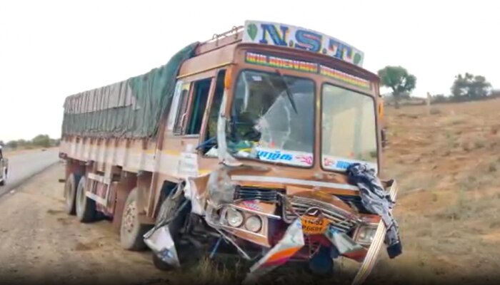 सादुलपुर स्थित NH-52 पर ट्रक व पिकअप की जबरदस्त भिड़ंत, पांच की मौत, तीन गंभीर घायल