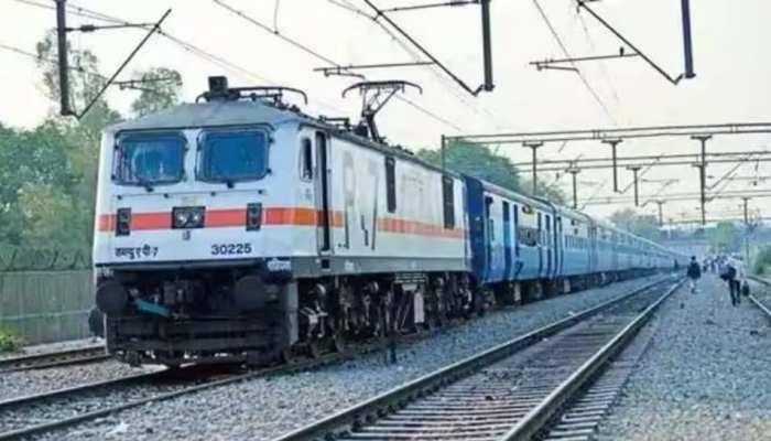 कुर्मी आंदोलन के चलते 95 ट्रेनें रद्द, यहां देखें Canceled Train की सूची