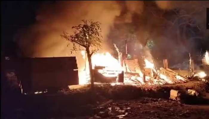 Jamshedpur: धार्मिक झंडे के 'अपमान' को लेकर दो गुटों में झड़प, धारा 144 लागू 