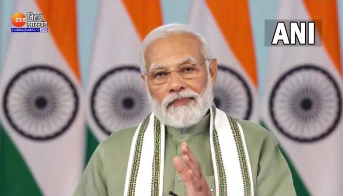 लालू यादव पर पीएम मोदी ने बिना नाम लिए बोला हमला, कहा- 'गरीबों की जमीन छीनकर नौकरी का झांसा दिया गया'