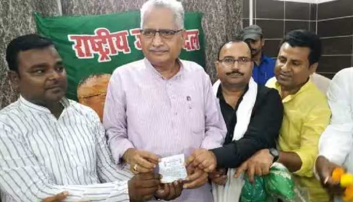 Lok Sabha Election 2024 Former AIMIM MLA Kamrul Huda joins RJD Tejashwi  Yadav Vs Asaduddin Owaisi | Bihar Politics: लोकसभा चुनाव से पहले दलबदल का  खेल शुरू, पूर्व विधायक कमरुल हुदा ने