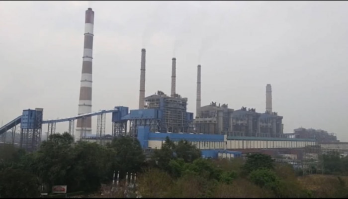 45 साल पहले NTPC को दी जमीन, आज तक नहीं मिला नौकरी व मुआवजा; धरना पर बठे लोग