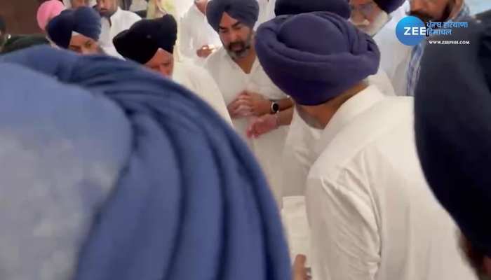 Parkash Singh Badal antim darshan: पिता प्रकाश सिंह बादल की अंतिम विदाई पर फुट-फुट कर रो रहे सुखबीर सिंह बादल