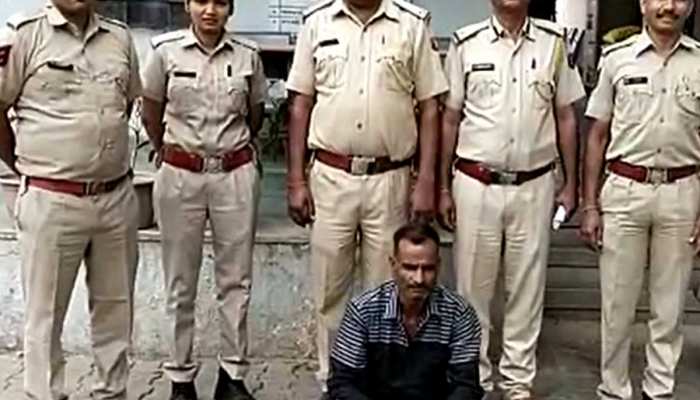 छोटीसादड़ी पुलिस ने पांच लाख के गहने और 50 हजार की नकदी सहित आरोपी को किया गिरफ्तार