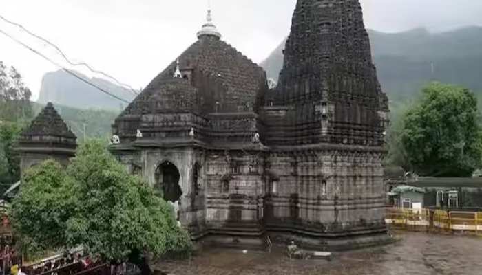 हिंदू मंदिर पर बनी है सैयद गुलाब शाहवाली की दरगाह, महंत ने विवाद को दिया नया मोड़
