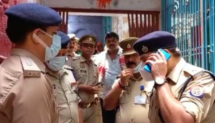  बंद कमरे में तीन लाश मिलने से मचा हडकंप, गुत्थी सुलझाने में उलझी पुलिस