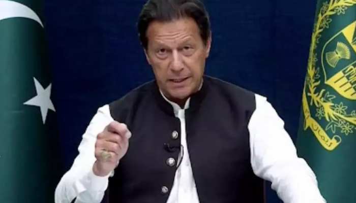 इमरान खान की पार्टी PTI के अस्तित्व पर मंडराया खतरा, लगातार साथ छोड़ रहे नेता