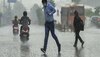 Delhi-NCR Weather Update: दिल्ली में झमाझम बारिश से हुई वीकेंड की शुरुआत, गर्मी के सितम से मिली राहत 