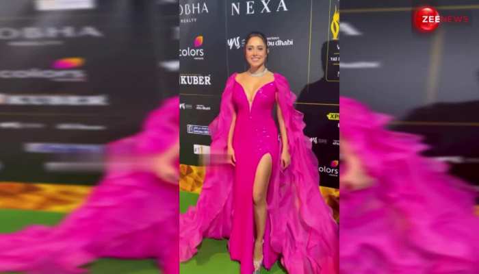 Nushrat Bharucha ने हद से ज्यादा डीपनेक पिंक ड्रेस पहन दिए पोज, हाथों पर लटका कर आईं ढेर सारी चुन्नी, देख घूम गया लोगों का माथा