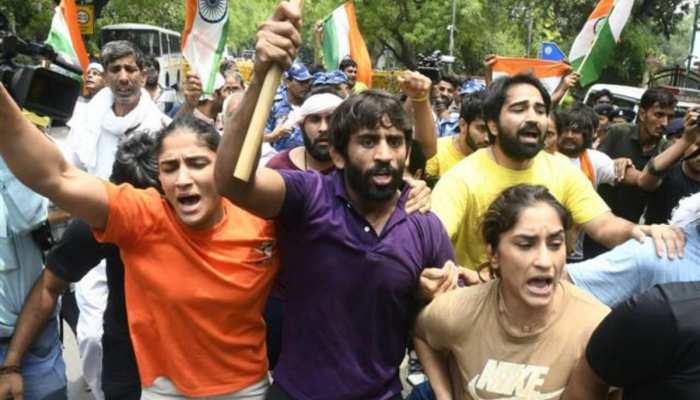 Wrestlers Protest: जतंर-मंतर से उखाड़े गए टेंट, हिरासत में पहलवान, बॉर्डर पर भी तनाव